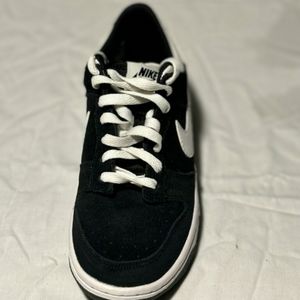 Nike 6.5 youth sneakers never worn.